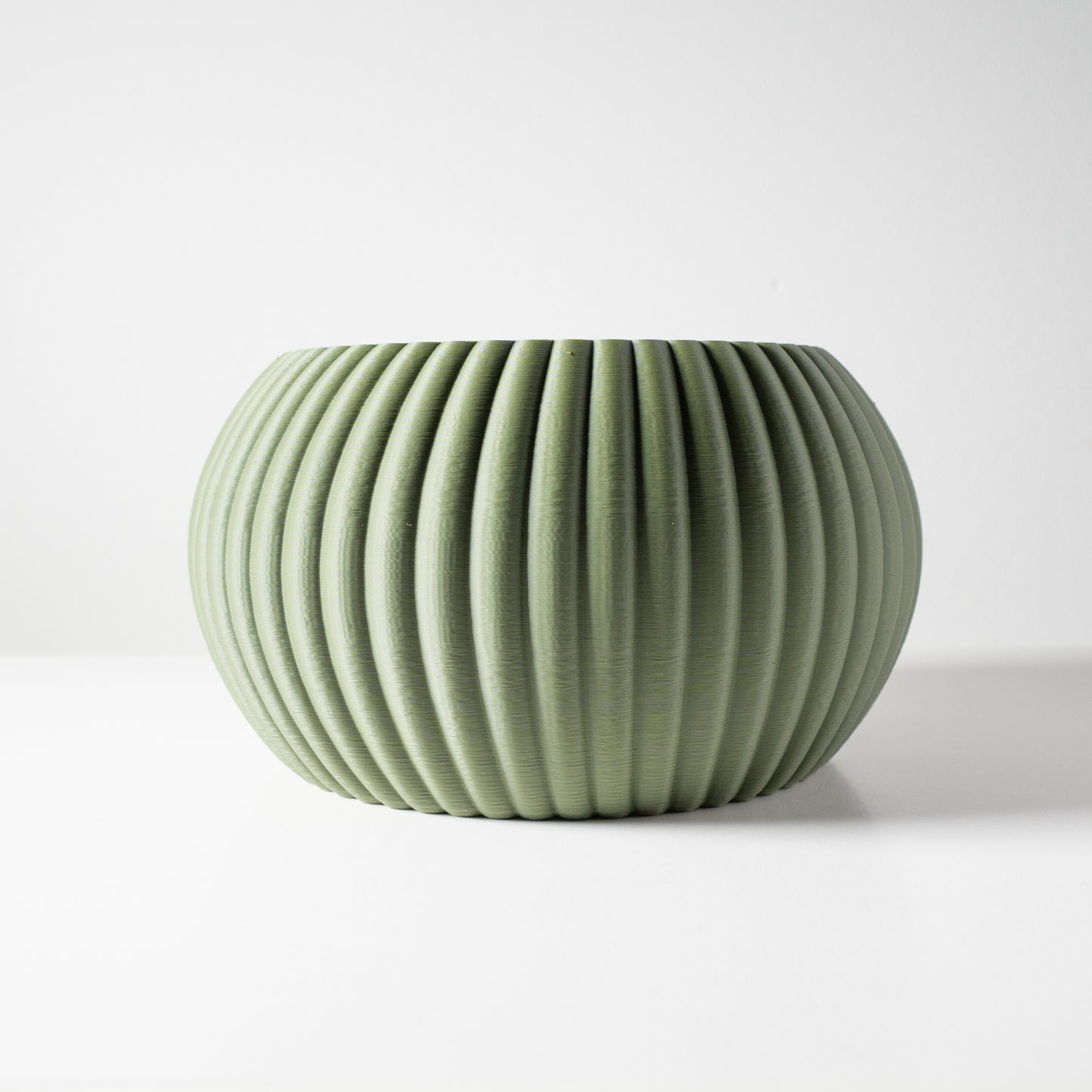 Eco-Friendly Planter - Decorative Plant Pot - Perfect for Small Houseplants - Drainage - Drip Tray