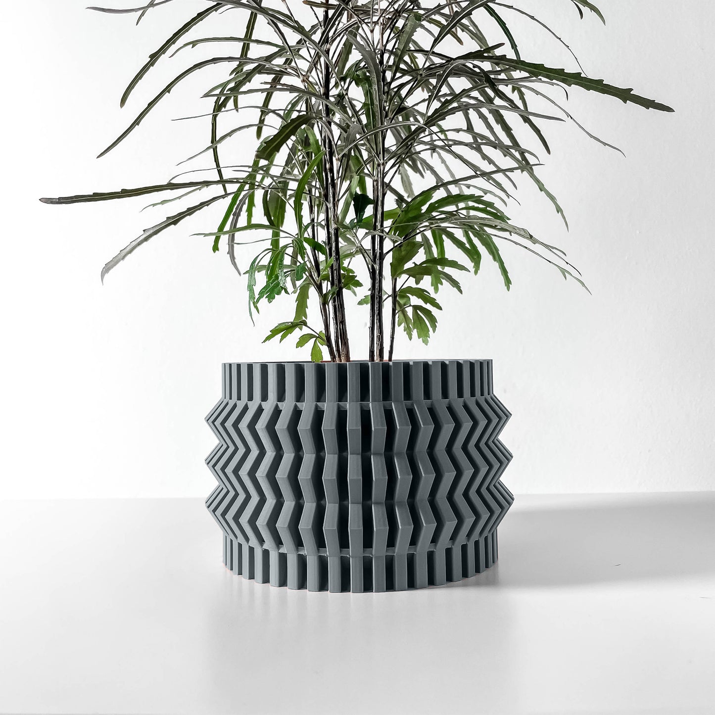 Indoor Planter Pot Alio with Drainage and Drip Tray