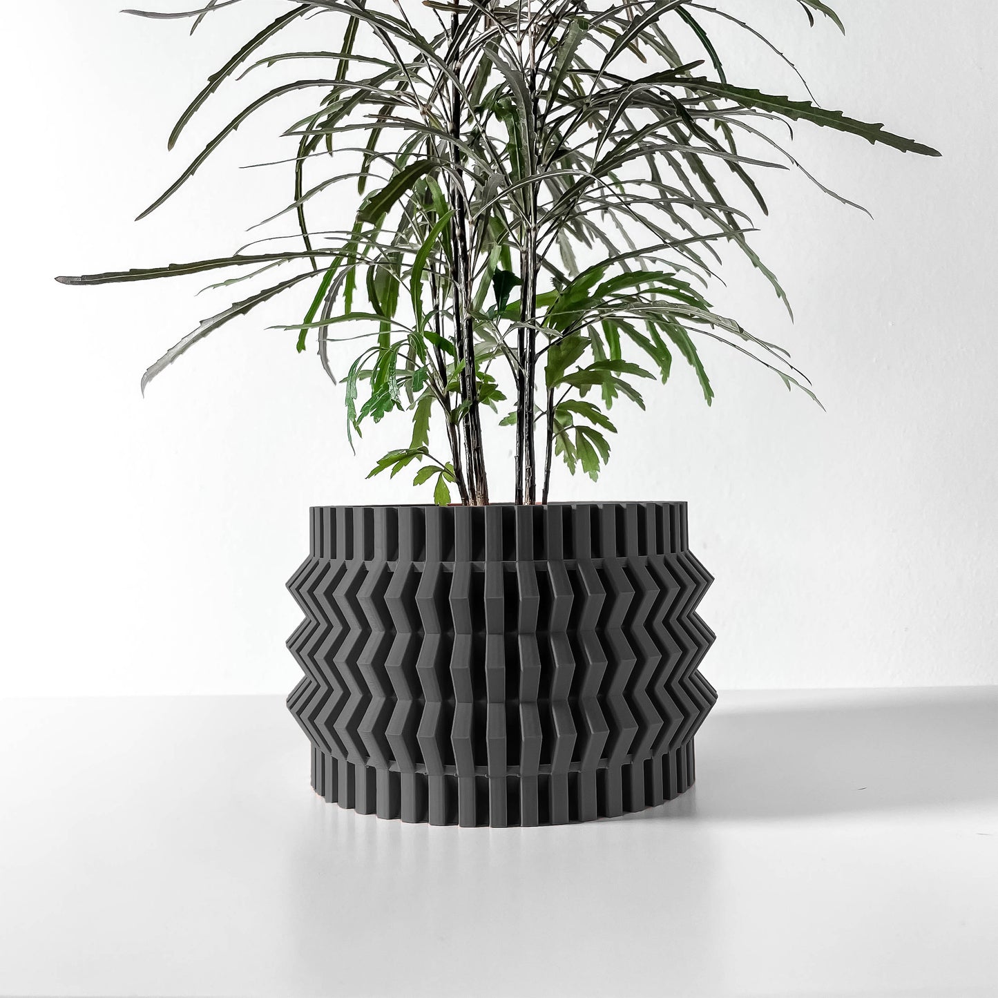 Indoor Planter Pot Alio with Drainage and Drip Tray